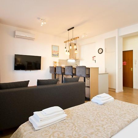 Casa Roberto - Studio Apartment, Lift, Ac, Car Parking - Extra Porto Exterior foto